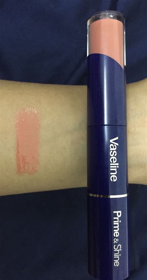 Vaseline prime & shine warm coloured lip balm is a dual lip stick which is a combination of vaseline original balm and coloured gloss which helps your lips look and feel great. Prime & shine 2-in-1 warm nude by Vaseline malaysia ...