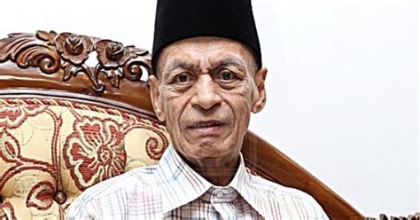 Tan sri dato' seri abdul aziz shamsuddin (10 jun 1938 17 oktober 2020) merupakan ahli politik malaysia. Ini Punca Tan Sri Jins Shamsuddin Meninggal Dunia | OH ...