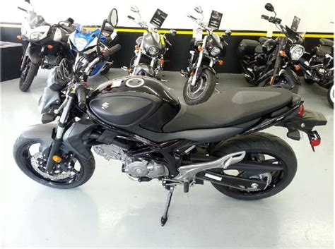 Lorsque que suzuki a présenté il y a maintenant presque 10 ans son turbulent petit roadster sv 650, la marque a surtout commercialisé un vrai petit monstre, aussi percutant que la ducati du même nom et. Buy 2013 Suzuki SFV 650 Gladius ABS on 2040-motos