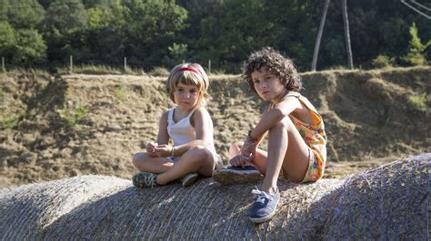 A captivating film debut from catalonia offers an intimate look at grief and the memories of childhood summers. Crítica | Verano 1993