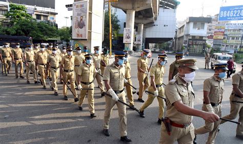 The state administration will seal the borders of thiruvananthapuram, ernakulam, thrissur, and malappuram the current lockdown will continue in the other 10 districts of the state. Coronavirus lockdown: Kerala rolls back relaxations ...
