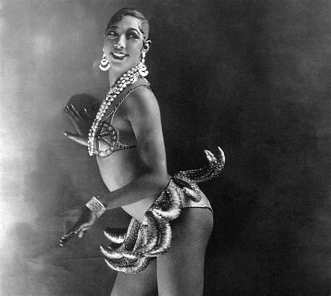 Legendary dancer and singer josephine baker has shown up as a minor character in a few films and her image has been copied and referenced by countless performers. Josephine Baker, a dançarina e espiã bissexual que ...