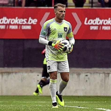 Die torhüterchronik für den verein stellenbosch fc listet alle eingesetzten torhüter des vereins chronologisch nach spielzeiten auf. Stellies beef up squad with Dutch keeper