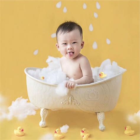 A baby in a milk bath. Newborn Baby Bathtub newborn Photography Props Shower ...