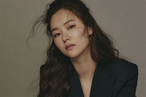 Glitch will follow a young woman, hong ji hyo (jeon), who is looking for her boyfriend. Jeon Yeo Bin Talks About Working With Song Joong Ki For ...