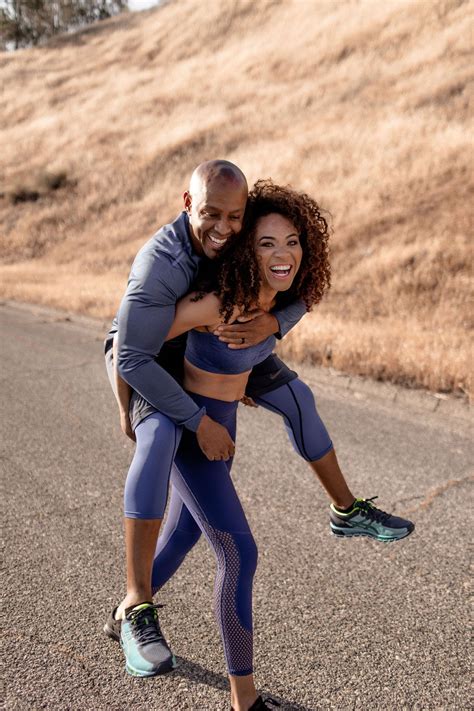 Good, funny, cool, creative, cute, & inspirational. 13 RIDICULOUSLY cute couples photo ideas - ChnateaMcIntyre.com