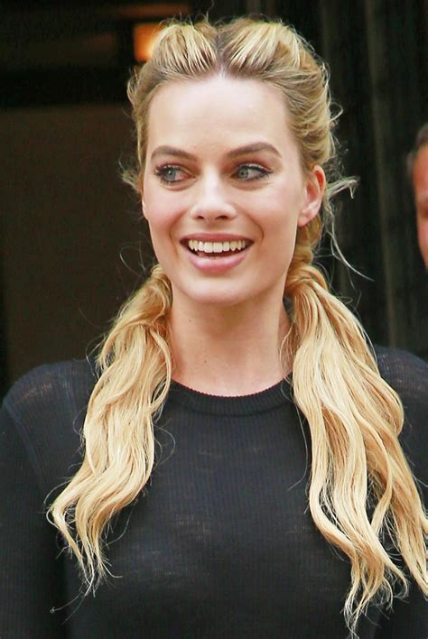 Her mother, sarie kessler, is a physiotherapist. Margot Robbie - Out in NYC 7/30/2016