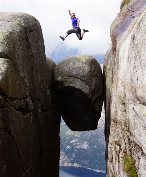 Find gifs with the latest and newest hashtags! Kjerag-Felsen: Flauer Magen garantiert | Touristik Talk