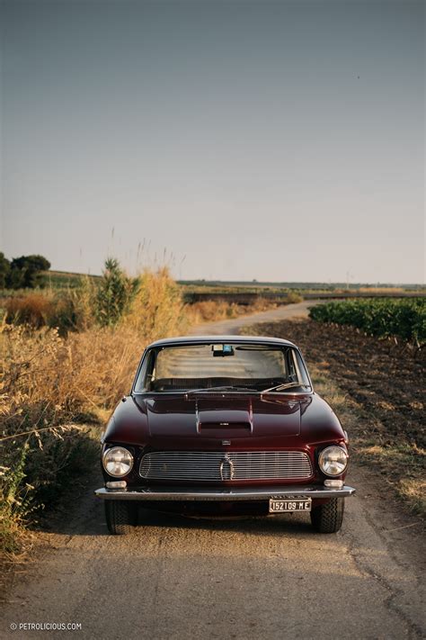 Plus avant, du latin cathedra. L'Iso Rivolta IR 300 habillé American Muscle In A Sharp ...