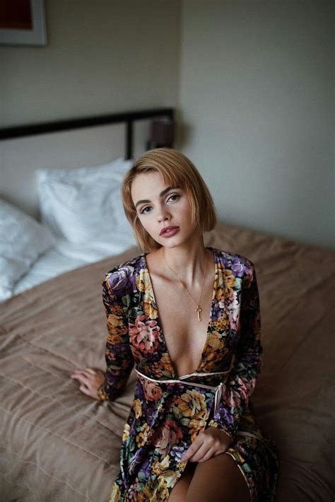 Natasha udovenko (en ucraniano, наташа удовенко), también conocida como lilit a y ariel (ucrania, 16 de octubre de 1994) es una modelo de moda y desnudos. Ariel Lilit | アリエル