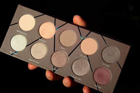 Beauty pie is one of those dividing brands. Zoeva En Taupe Lidschatten Palette Review (Carina Teresa ...