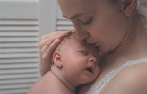 Herzlichen sprüchen zur geburt sollten glückwünsche folgen, die die zukunft der familie betreffen. 23 Schöne Sprüche zur Geburt des 2. Kindes - finestwords