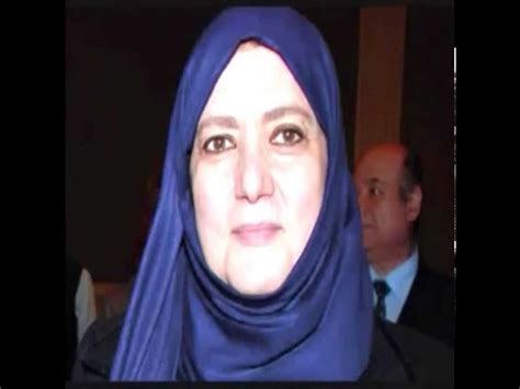 فجَّرت الفنانة المعتزلة شمس البارودي مفاجأة، حيث أكدت أنها لم تجدد عضوية نقابة المهن التمثيلية منذ اعتزالها الفن عام 1982 حتى الآن، وذلك بعد تعرضها لهجوم عنيف من الفنانة فاطمة مظهر، عضو مجلس إدارة. أغرب إعلان في الجرائد.. بطلته شمس البارودي | مصراوى