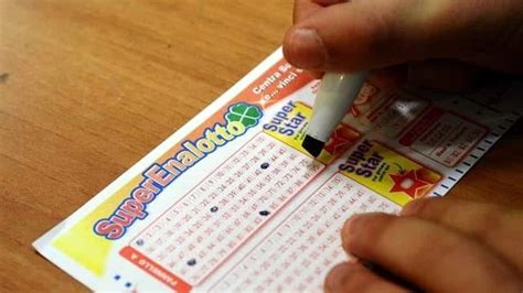 Oltre ai numeri estratti si possono verificare i premi e le quote vincite per categoria oltre al numero dei vincitori ed il jackpot dell'estrazione successiva. Estrazione Lotto oggi 13 marzo 2018 | SuperEnalotto ...