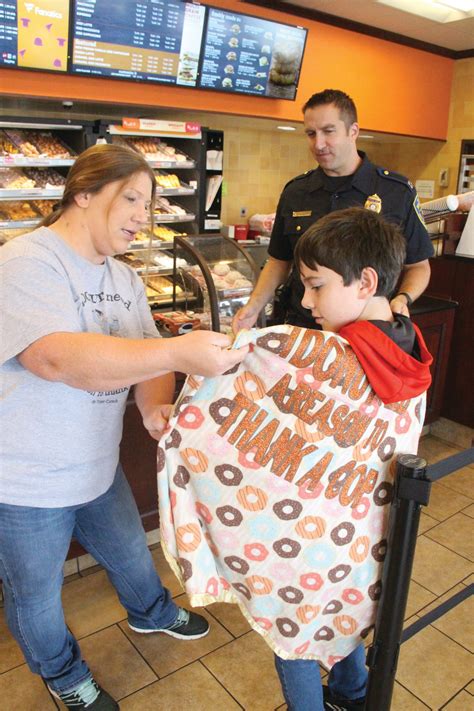 Sag awards 2021 red carpet: Spreading good will through donuts | Warwick Beacon