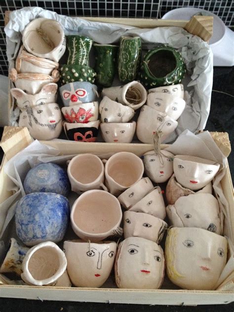 A material found by gathering cacti. Marta Claret, ceramic artist. You'll never be lonely, LOL ...