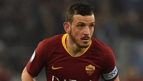 Alessandro florenzi (born 11 march 1991) is an italian footballer who plays as a right back for spanish club valencia cf, on loan from roma, and the italy national team. FIFA 19: Annunciata la SBC UCL Moments - Alessandro ...