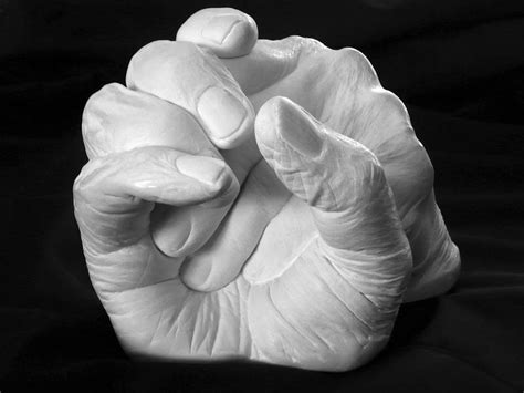 Il vous permettra de créer le moule et de la couler en alginate. Sculpture Empreinte main de l'être cher. ( moulage alginate)