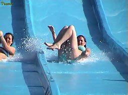 The camel's toe | gnostic bent. Bikini down on the water slide - Voyeur Videos