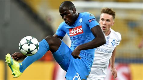 Kalidou koulibaly is a professional footballer who plays as centre back for serie a club napoli and captains the senegal national team. Totaal Liverpool "€60m + Origi för Koulibaly" - Totaal ...