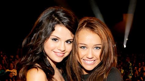 Dalton gomez and ariana grande were first spotted kissing in february and have been rumoured to be dating for several months. Miley Cyrus Defends Selena Gomez Over 'Ugly' Comments