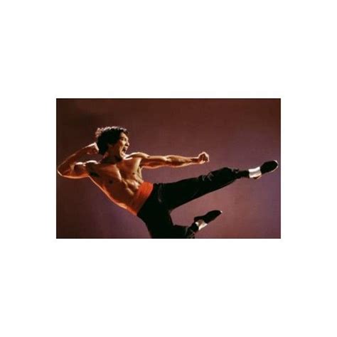 I hope this one is better?! Dragon, l'histoire de Bruce Lee [Dragon: The Bruce Lee ...