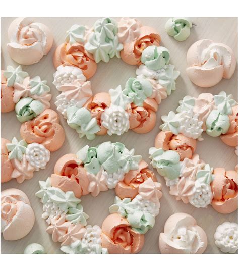 Learn how to make amazing royal icing for decorating sugar cookies without using egg whites or meringue powder. Meringue Powder Substitute In Icing - The Incredible ...