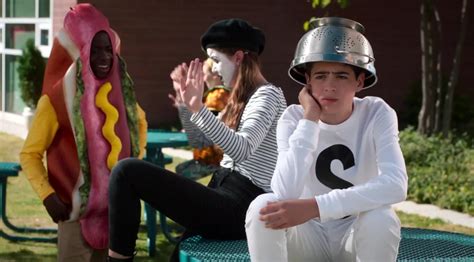 Select the details below that best describe this video. TJ Kippen is a hashtag good boi — Episode Recap: 3.13 ...