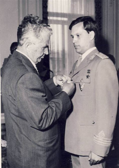 1976 yılında bükreş politehnica üniversitesi'nin havacılık/uçak mühendisliği bölümünden mezun oldu. Dumitru Prunariu | Military Wiki | FANDOM powered by Wikia