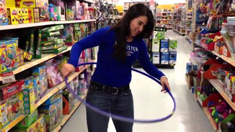 Hula hooping is not only a great workout for your abs, but it's a great way to have fun and impress your friends. Hula-Hoop? - YouTube