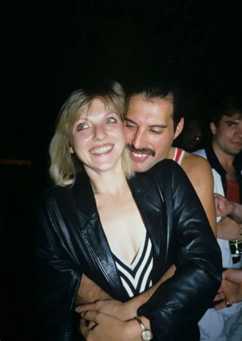 This pressure care from family, friends and mary austin his lifelong. Incríveis fotos de Freddie Mercury com Mary Austin, seu ...