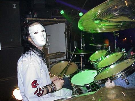 Born nathan jonas jordison, young joey grew up in rural iowa and began playing drums when he was just eight years old. Джои Джордисон - до того как стал известен