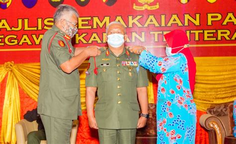 It should be the responsibility of all malaysians to remember all their contributions, the suffering endured by previous generations in freeing the defence minister mohamad sabu delivers his opening speech during the warriors' fund charity dinner at wisma perwira angkatan tentera malaysia in. Laksanakan Tugas Dengan Penuh Kejujuran, Keikhlasan Dan ...