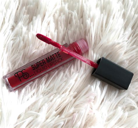 Unique arrow applicator for a more precise liquid lipstick application. Beauty Jamm xo: Ps...Super Matte Liquid Lipstick | Shade 3