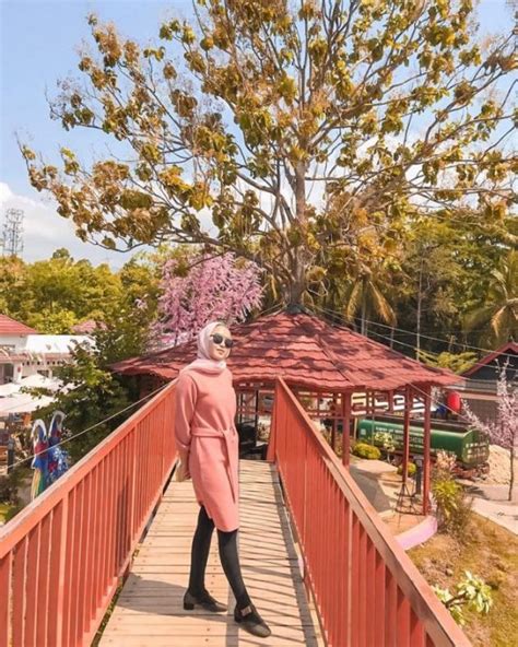 Apabila anda tertarik untuk mengunjunginya, anda simak dulu ulasan lengkap mengenai taman sakura di bawah ini. 10 Foto Taman Sakura Bandar Lampung 2021 Tiket Masuk Harga ...