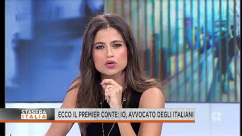 Sicuramente è una donna a cui piace tenersi in forma e infatti per questo motivo le proporrei come prima uscita una corsa sul tramonto al lago. Veronica Gentili 8 - TELEGIORNALISTE FANS FORUM