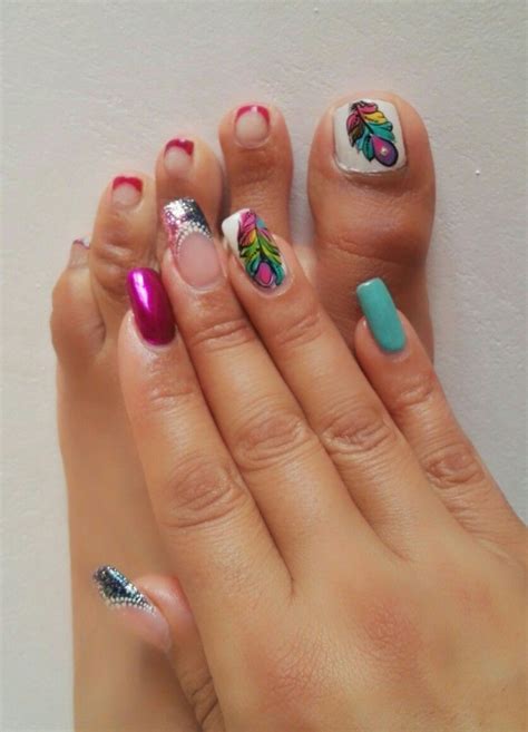 Uñas decoradas con flores este tipo de uñas están adquiriendo una gran popularidad, y la cantidad de diseños y modelos es tan amplio como la variedad de gustos que pueda tener cada mujer. Uñas pies y manos | Uñas decoradas con flores, Uñas, Uñas ...