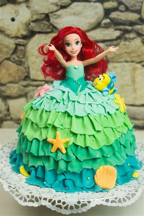 Wenn sie prinzessin spiele lieben, verpassen sie nicht den ganzen spaß! Arielle Meerjungfrau Kuchen | Prinzessin-Gugelhupf Torte ...