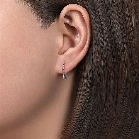 I had seen this threader earring style, in which you literally thread the metal through your ear so that it falls down the back of your lobe, become more popular and was eager to try it out for myself. 14K White Gold Tapered Diamond Threader Drop Earrings | EG13084W45JJ