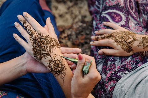 Maybe you would like to learn more about one of these? √ 60+ Gambar Motif Henna Pengantin: Tangan dan Kaki yang ...