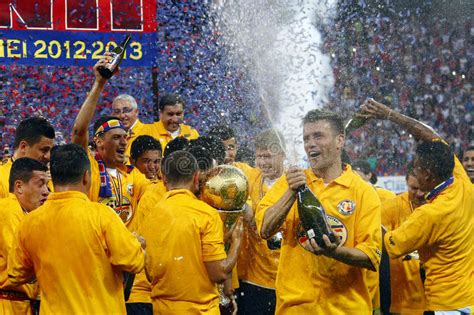 ˈste̯awa bukuˈreʃtʲ) is a romanian professional football club based in bucharest. Steaua Bucharest- FC Brasov Editorial Photo - Image of game, ball: 31789091