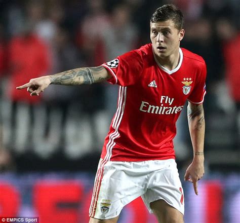 Fler idéer från sofia lindelöf. Zlatan Ibrahimovic believes £38million Victor Lindelof ...