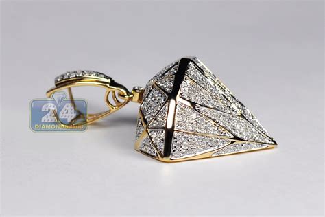 Avianne & co jewelers are famous for having produced some of the worlds best mens diamond pendants. Mens Diamond Shape 3D Pendant 14K Yellow Gold 1.60 ct