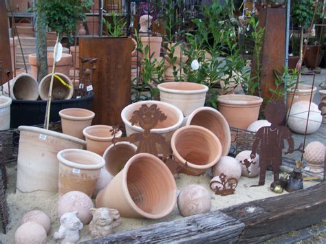 .accessoires für das gartenambiente, shopping, dekoratives für den garten, gartenmöbel diese links sind nützlich bei der planung und gestaltung ihres gartens, zeigen schmückendes und. Edle Terracotta und Garten- accessoires