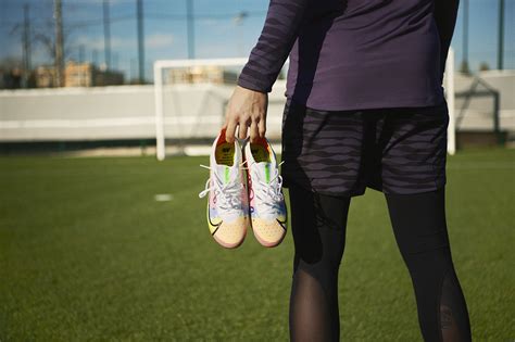 Ada hegerberg after winning last year's champions league with lyon. CR7 e Ada Hegerberg apresentam nova chuteira Nike ...