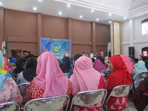 1 dalam proses studinya mahasiswa dipersiapkan untuk menjadi profesional teknologi informasi yang memiliki pengetahuan yang utuh tentang sumber daya. Contoh Laporan Pengembangan Diri | Mushlihatun Syarifah