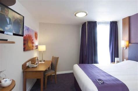 Welcome to our london travel inn hotel near white oaks mall, conveniently located minutes off highway 401 and within walking distance of numerous restaurants and shops. Hotel Premier Inn London Southwark (Bankside) (Londres ...