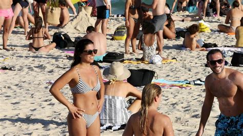 Numerous sydney beaches, including iconic bondi beach, have been shut bondi beach, sydney, yesterday, while our covid19 cases are rocketing. Coronavirus Bondi Beach: World reacts as people ignore ...