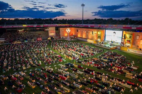 Wenn theater wie unseres verschwinden, verschwindet auch ein wichtiger teil der berliner kulturszene. Die besten Fotos aus Berlins WM-Wohnzimmer - Berlin ...