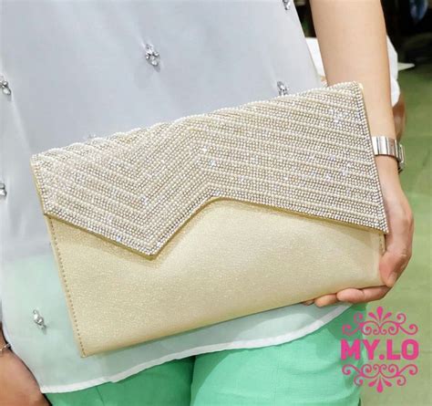Warna gold / emas dengan kode warna heksadesimal #ffd700 adalah bayangan dari kuning. KODE : MC601 WARNA BLACK, GOLD, SILVER SIZE 30X20CM HARGA ...